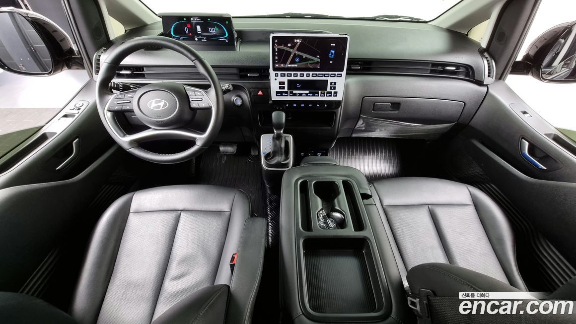 Hyundai Staria 2025