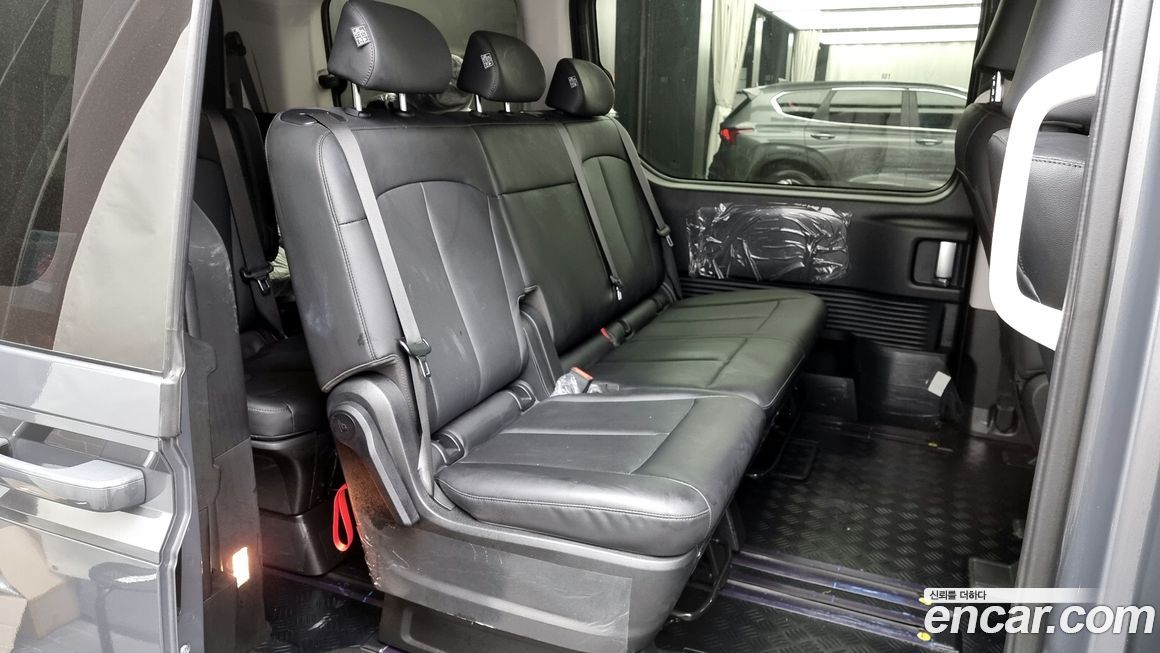 Hyundai Staria 2025