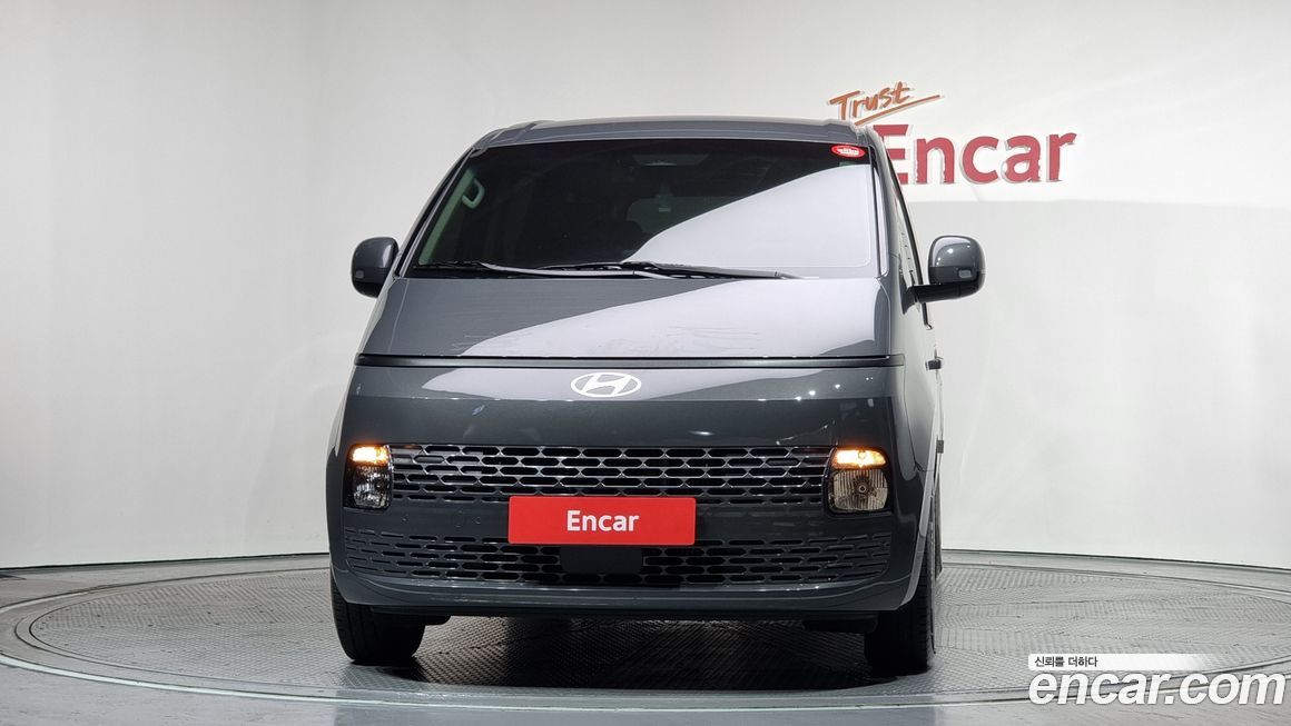 Hyundai Staria 2025