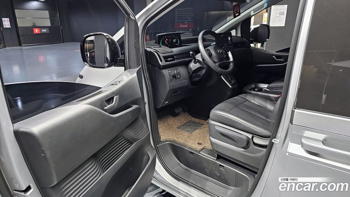 Hyundai Staria 2025