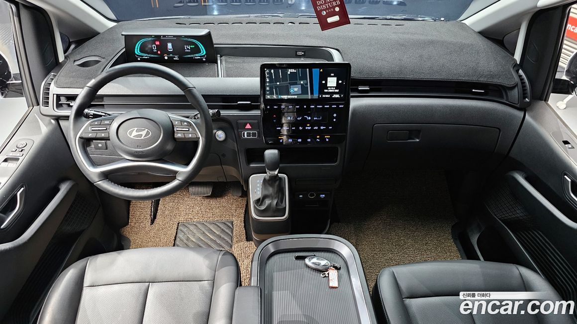Hyundai Staria 2025