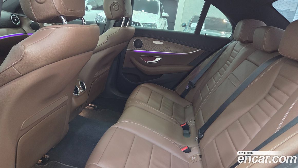 Mercedes-Benz E-Class 2022