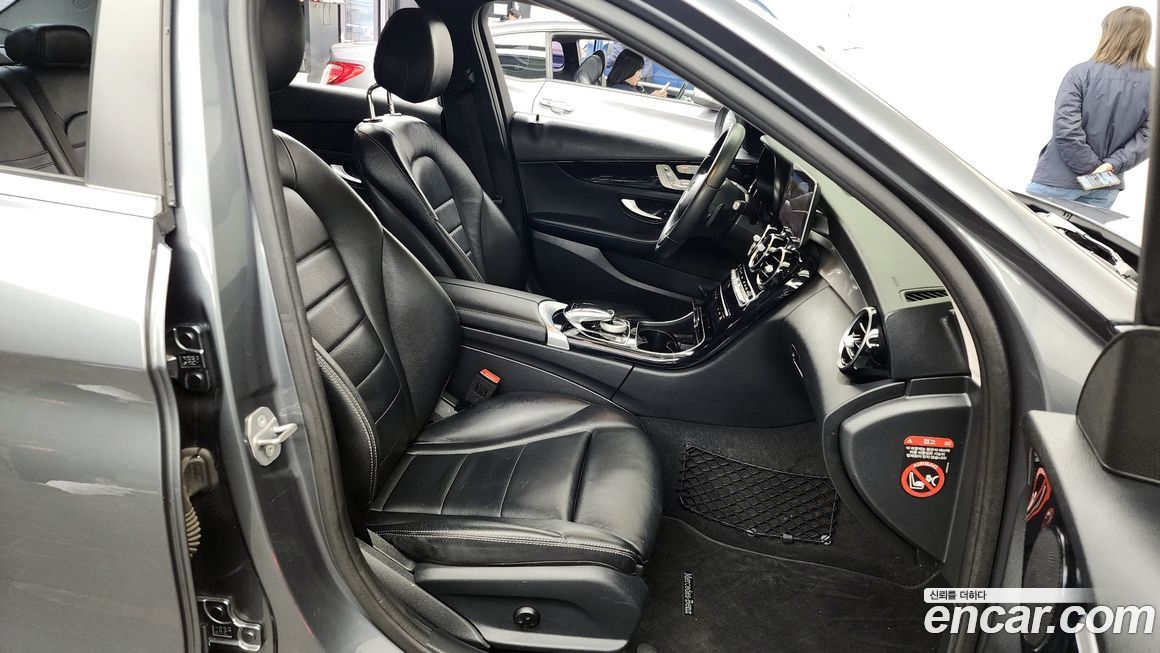 Mercedes-Benz C-Class 2019