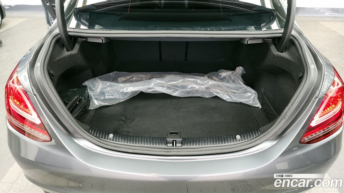 Mercedes-Benz C-Class 2019