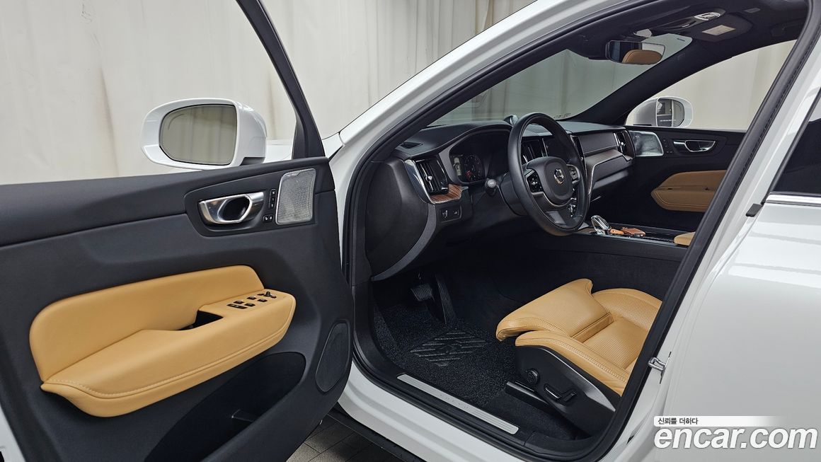 Volvo XC60 2021