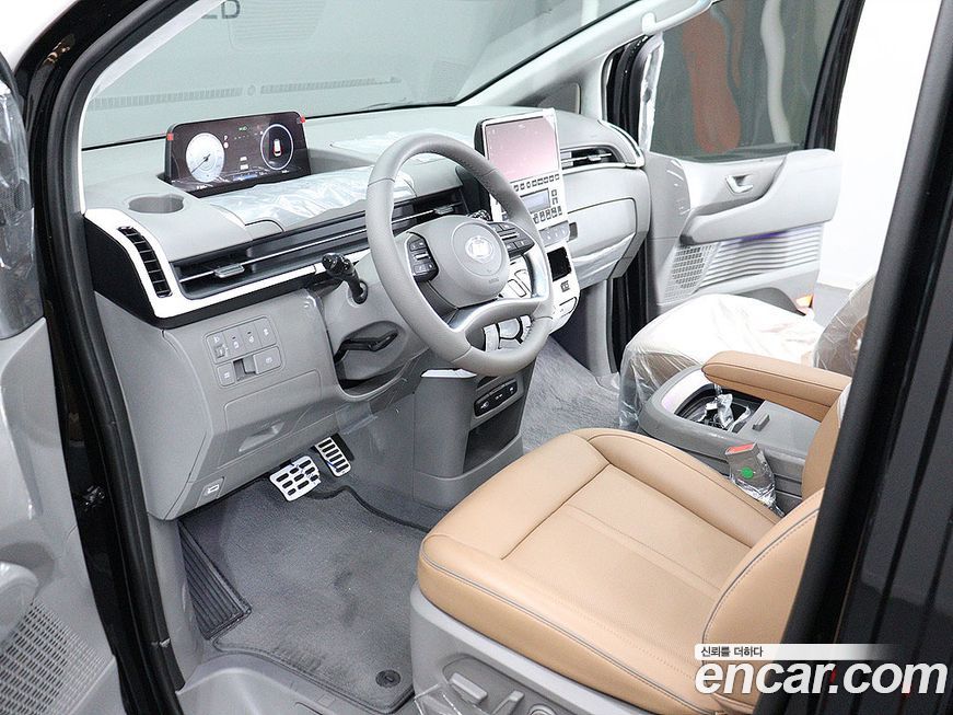 Hyundai Staria 2025