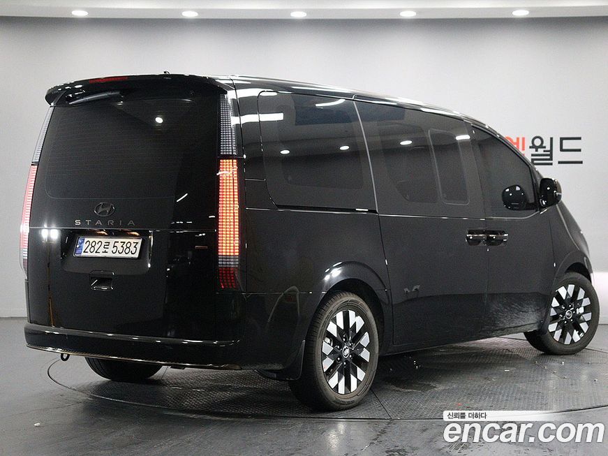 Hyundai Staria 2025