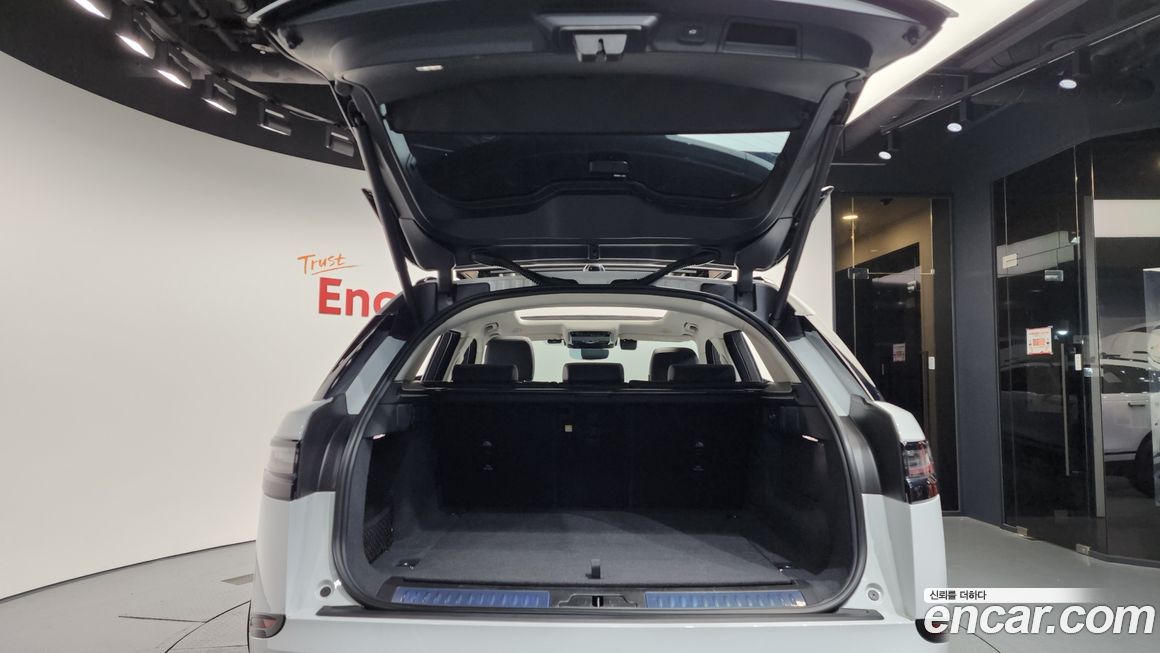 Land Rover Range Rover Velar 2024