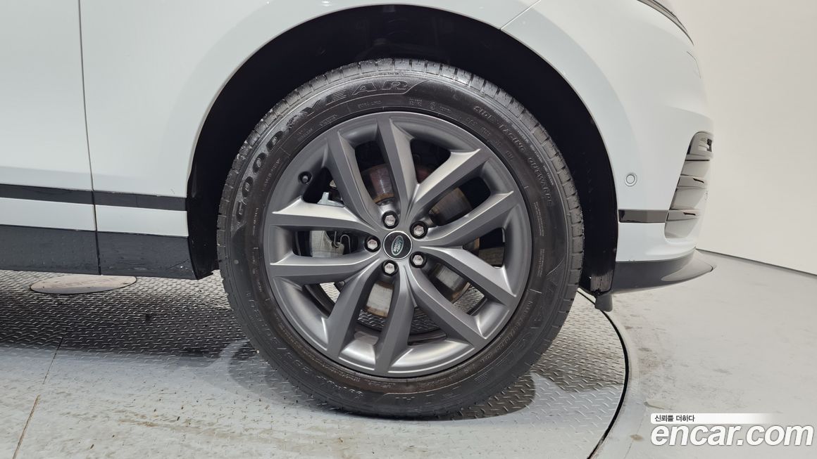 Land Rover Range Rover Velar 2024