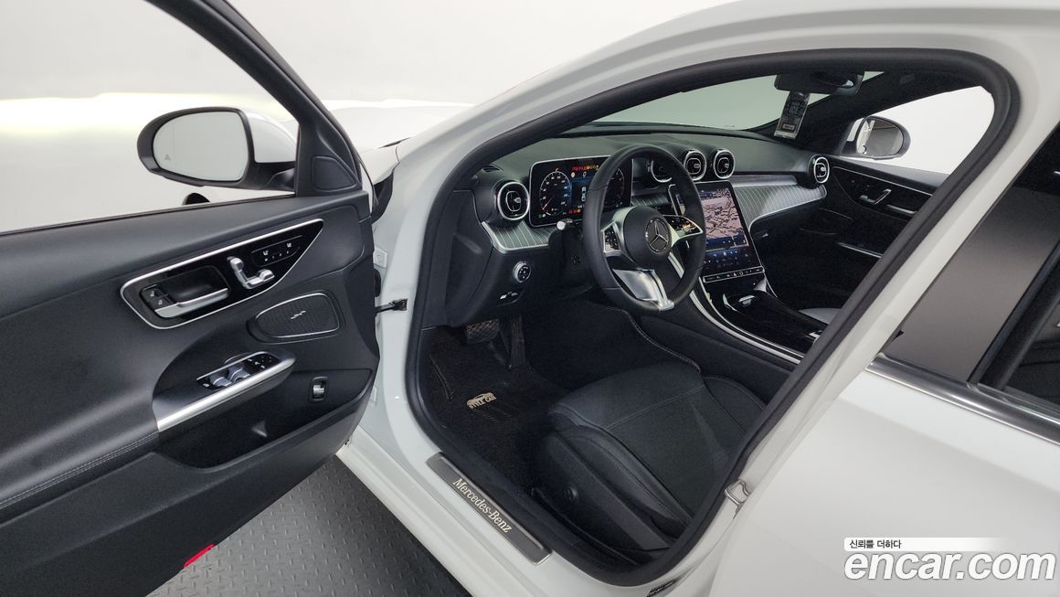 Mercedes-Benz C-Class 2024