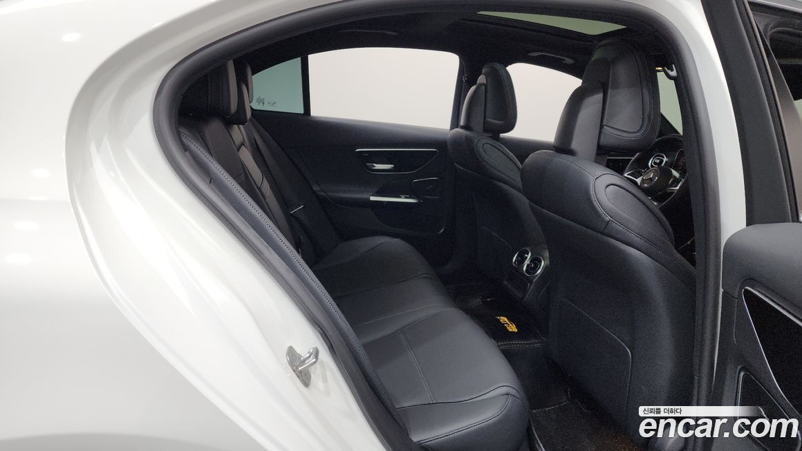 Mercedes-Benz C-Class 2024