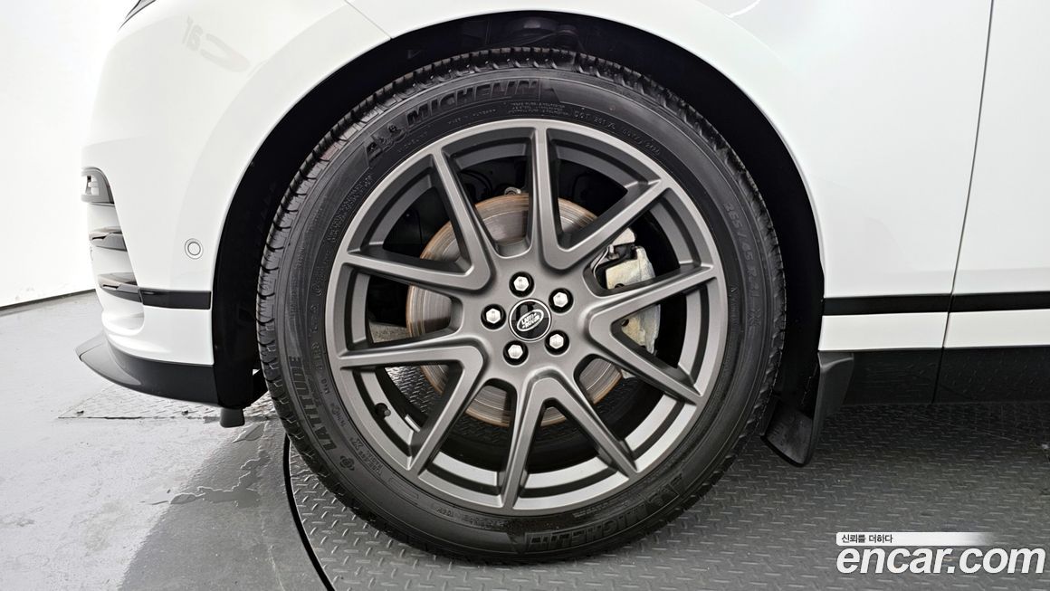 Land Rover Range Rover Velar 2025