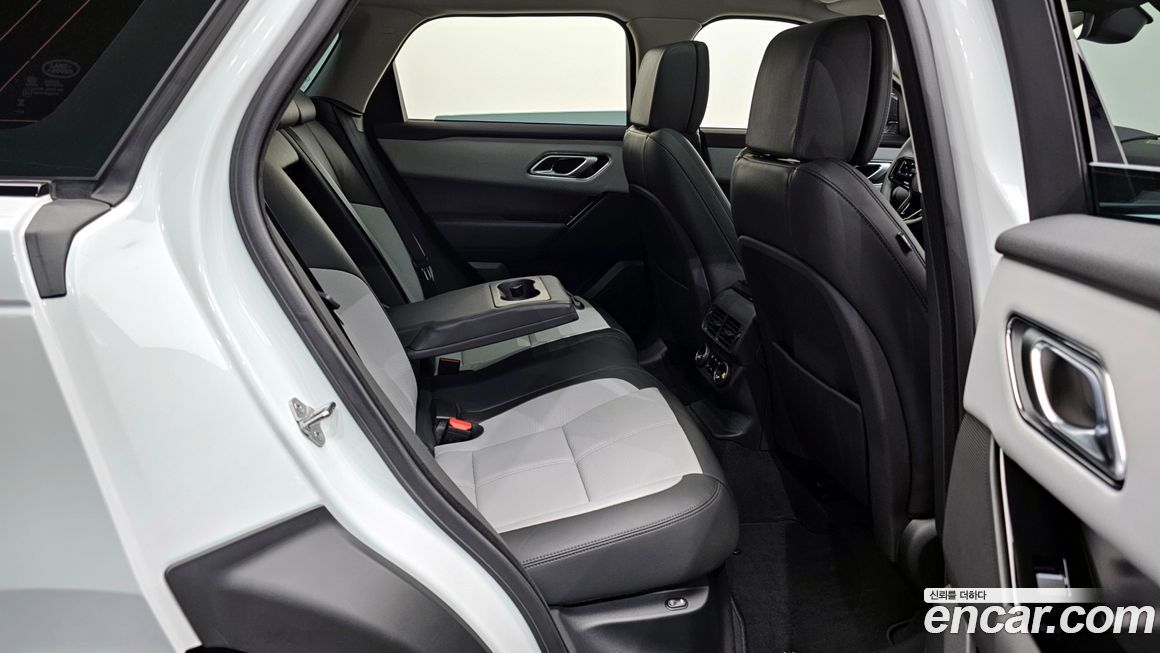 Land Rover Range Rover Velar 2025