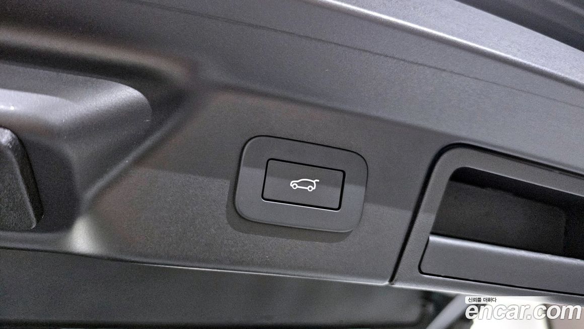 Land Rover Range Rover Velar 2025