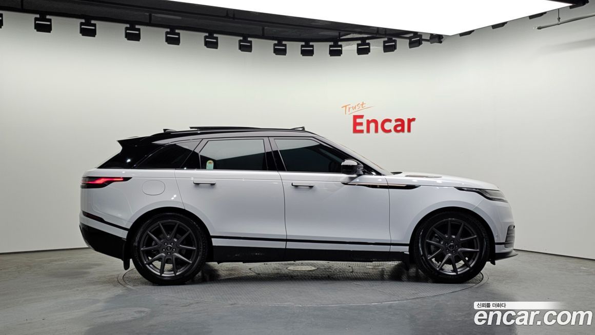 Land Rover Range Rover Velar 2025