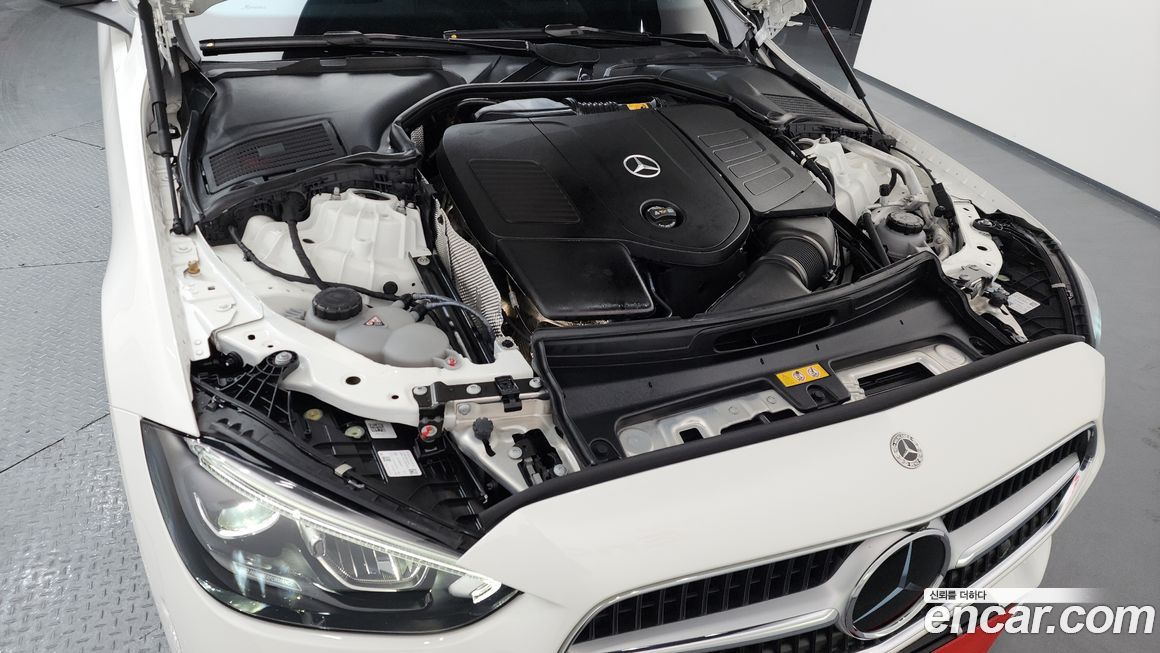 Mercedes-Benz C-Class 2024