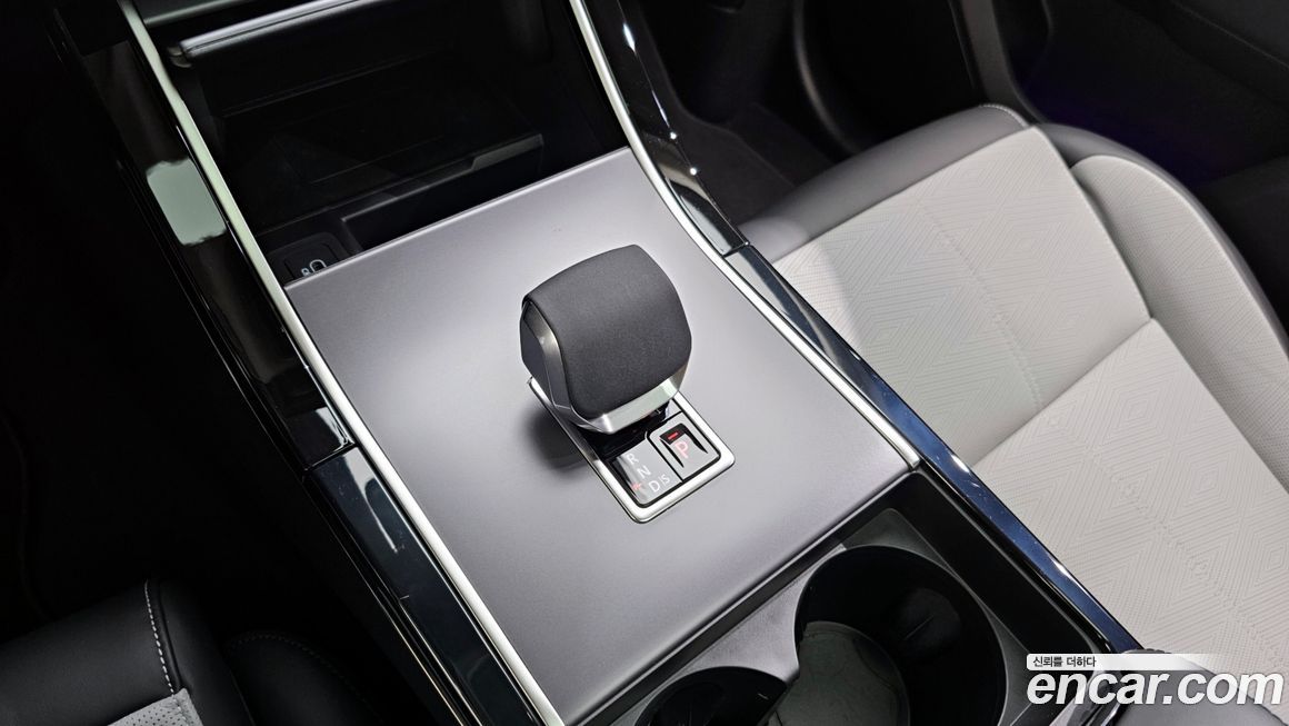 Land Rover Range Rover Velar 2025