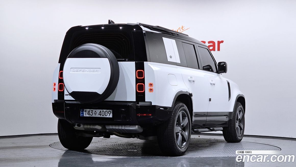 Land Rover Defender 2024