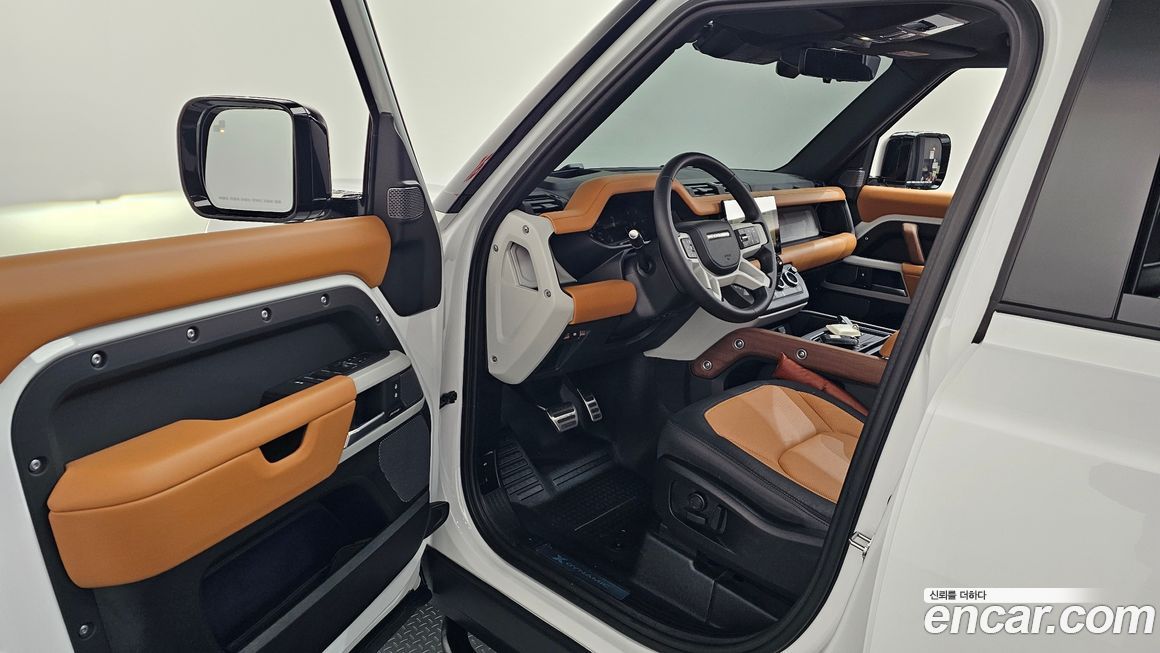 Land Rover Defender 2024