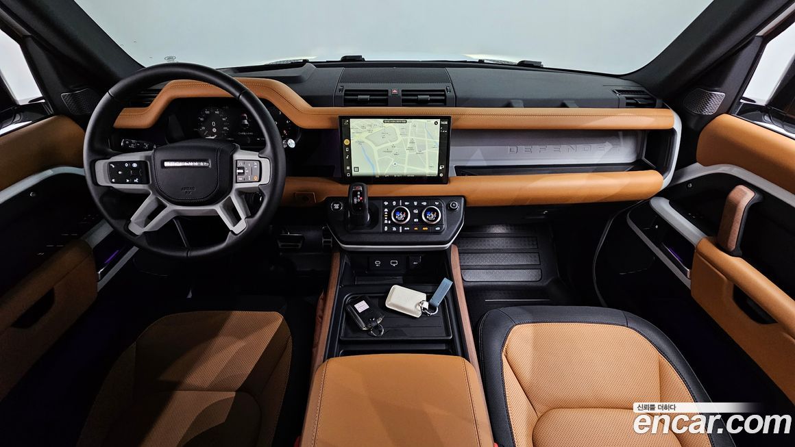 Land Rover Defender 2024