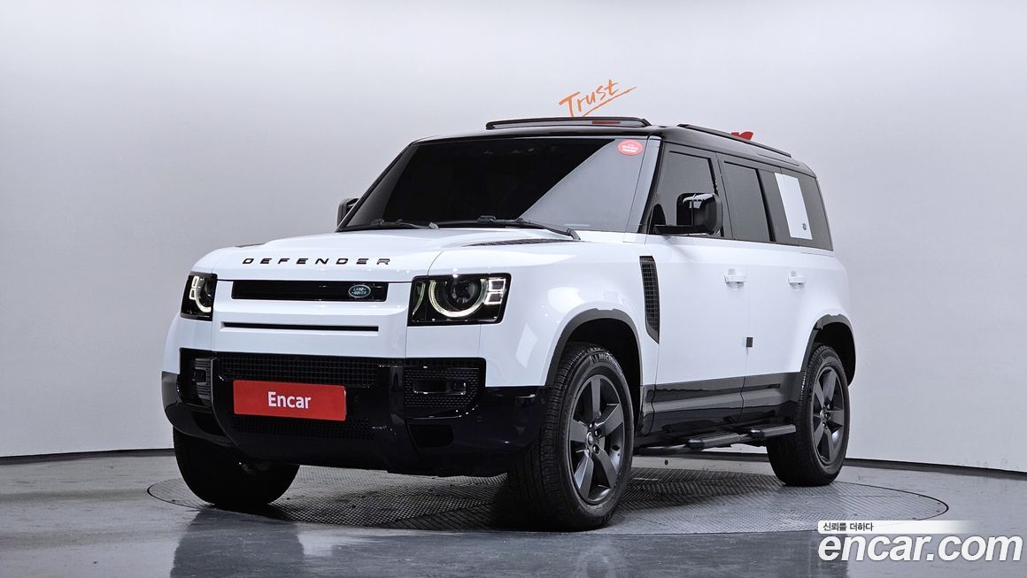 Land Rover Defender 2024