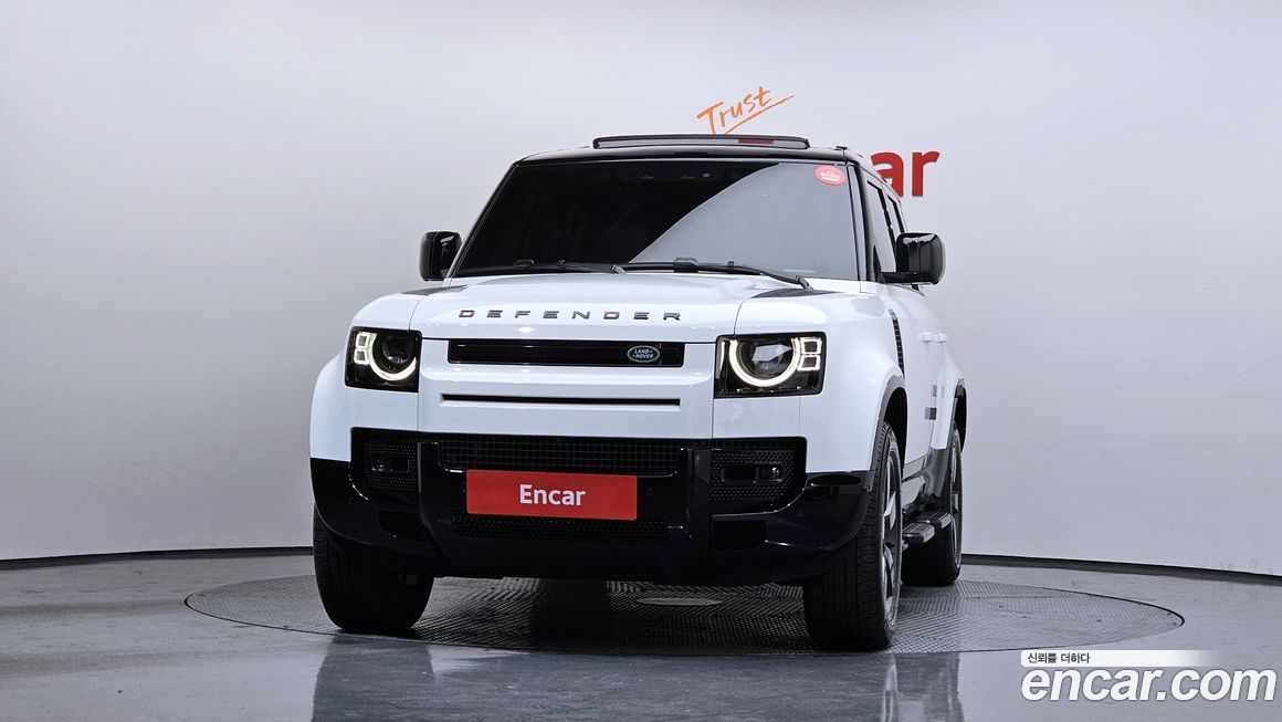 Land Rover Defender 2024