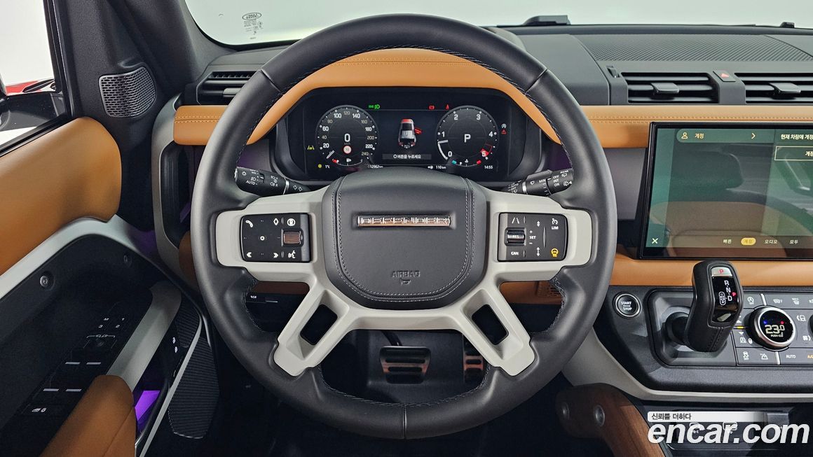 Land Rover Defender 2024