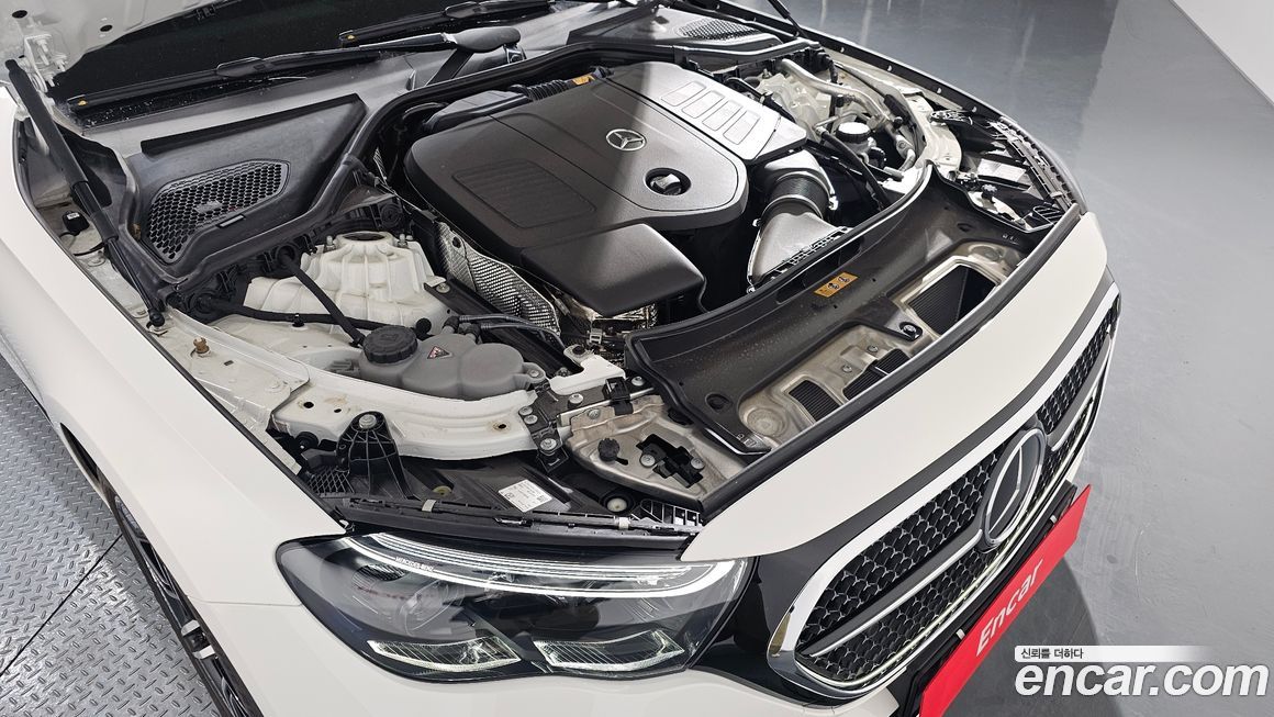 Mercedes-Benz E-Class 2024