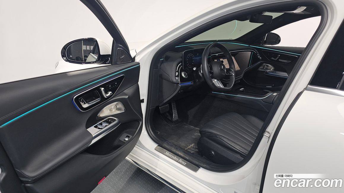 Mercedes-Benz E-Class 2024