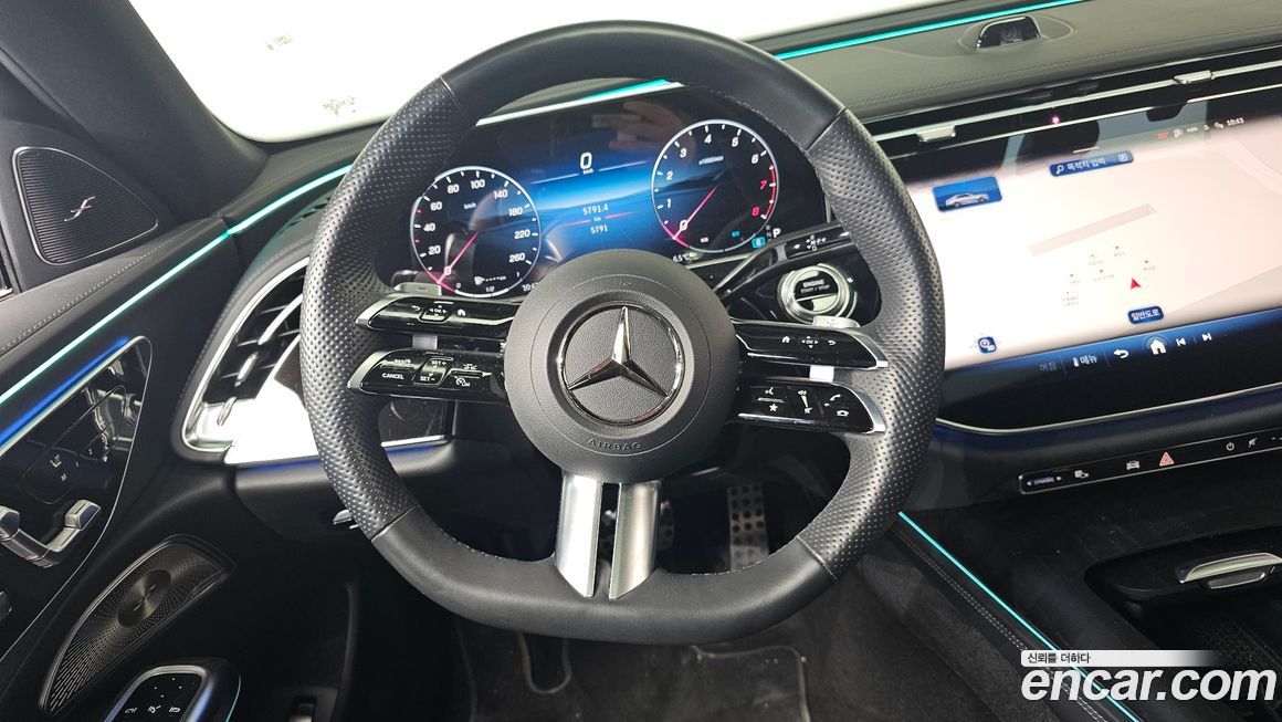 Mercedes-Benz E-Class 2024