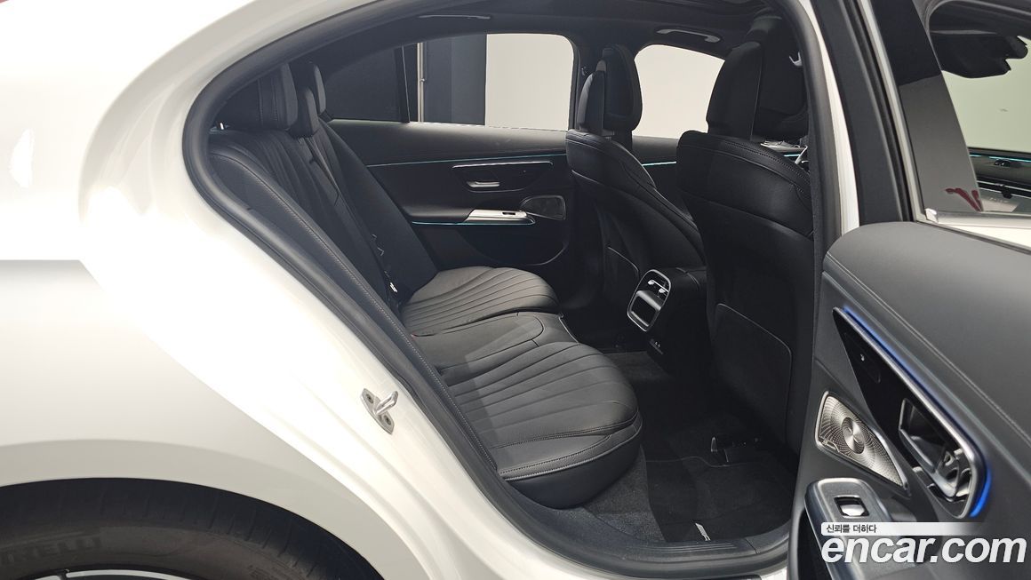 Mercedes-Benz E-Class 2024