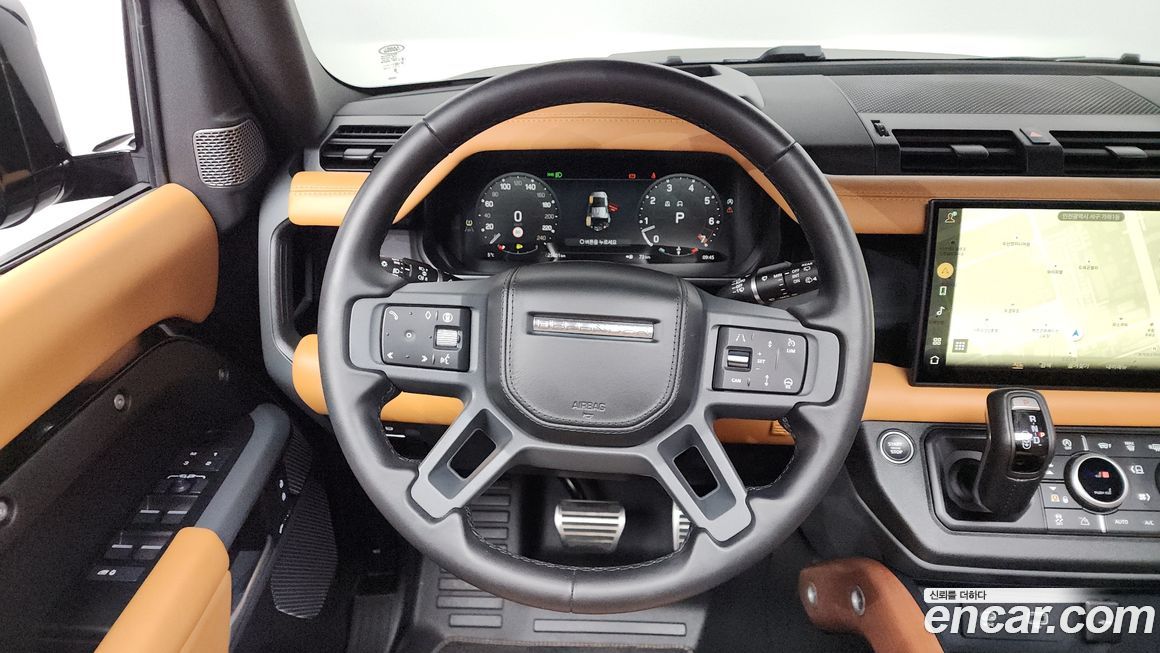 Land Rover Defender 2024