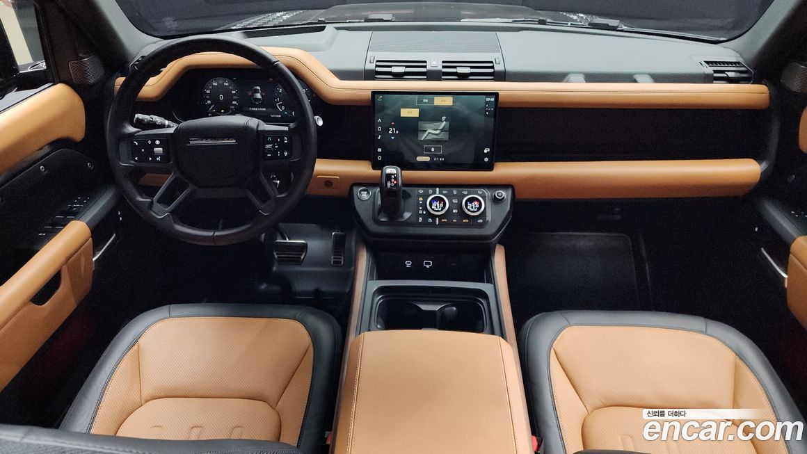 Land Rover Defender 2024