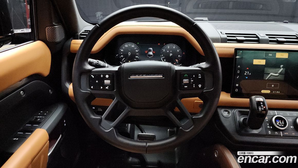 Land Rover Defender 2024