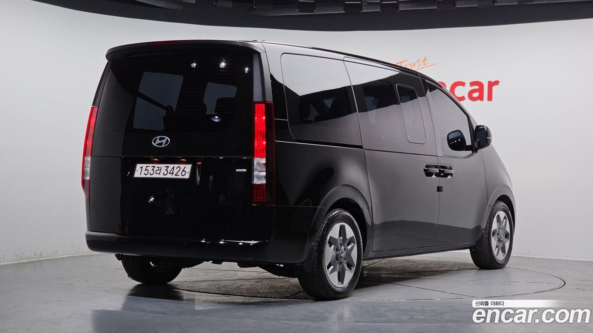 Hyundai Staria 2025