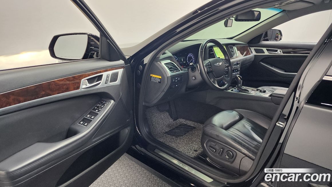 Hyundai Genesis 2015