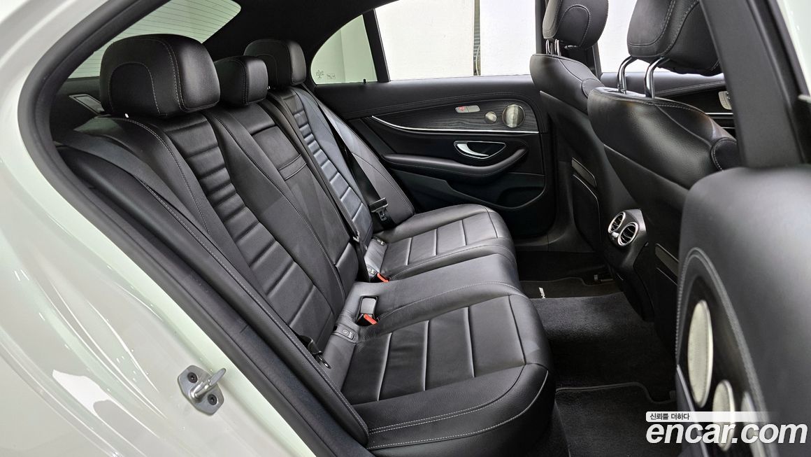 Mercedes-Benz E-Class 2023