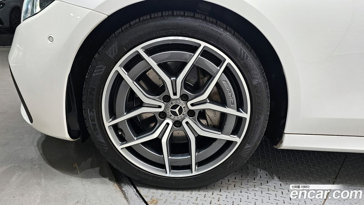 Mercedes-Benz E-Class 2023