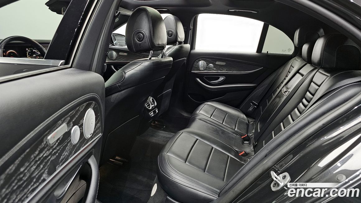 Mercedes-Benz E-Class 2021