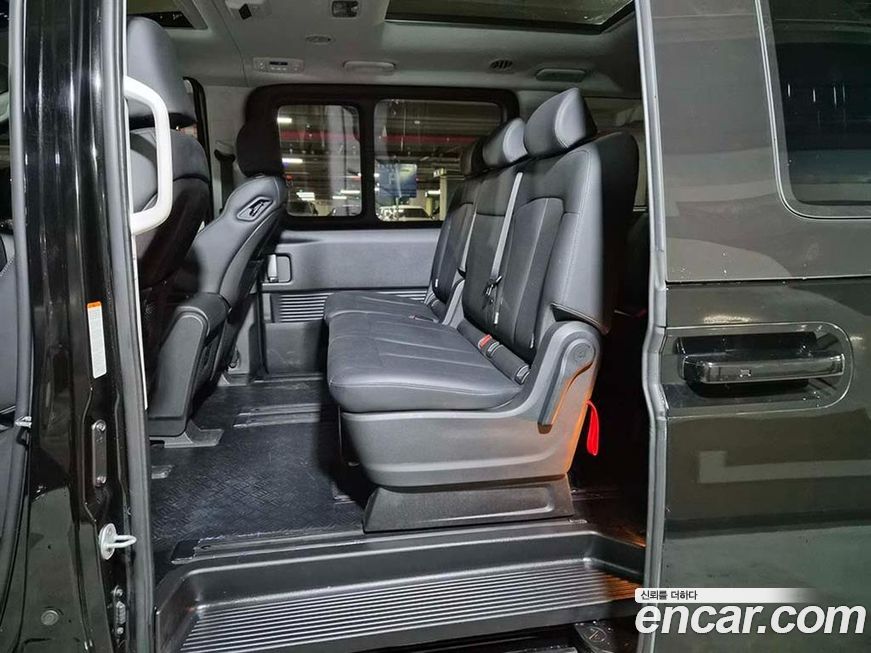 Hyundai Staria 2025