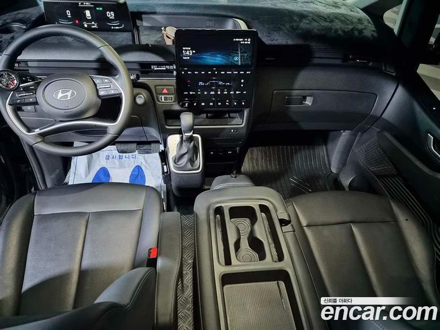 Hyundai Staria 2025