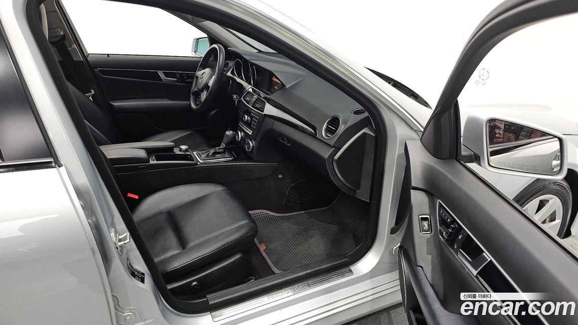 Mercedes-Benz C-Class 2012