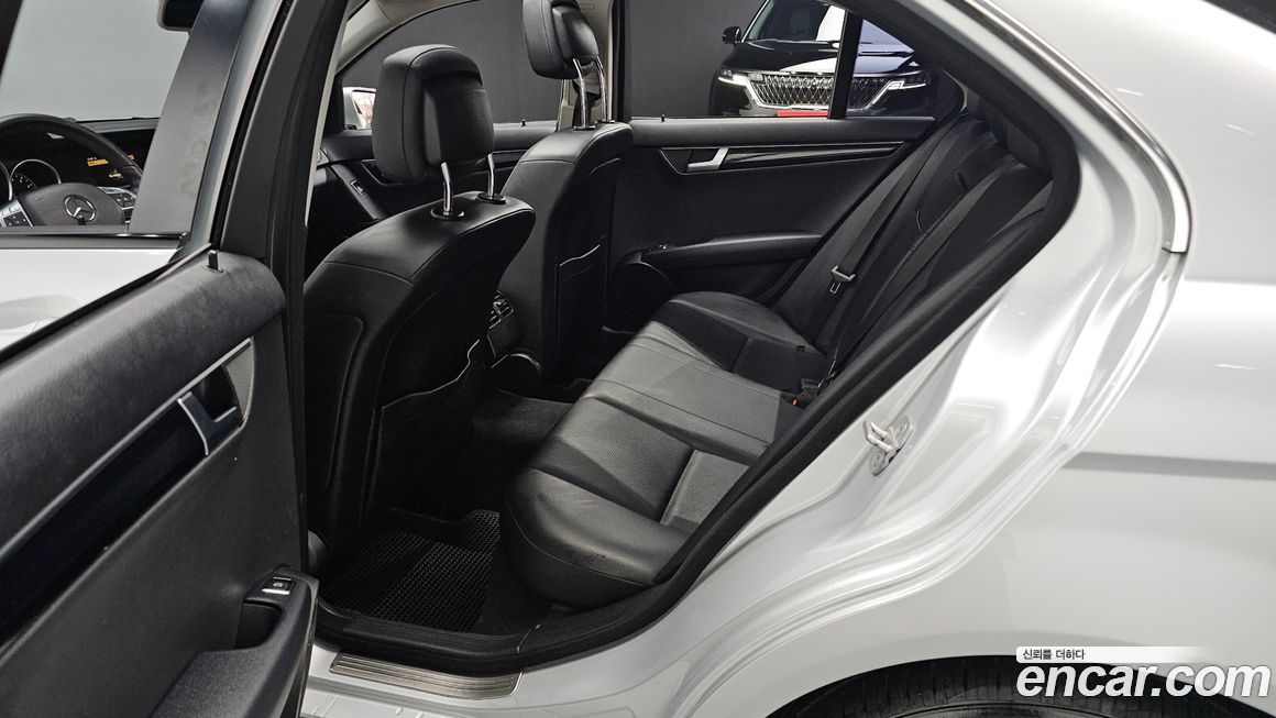 Mercedes-Benz C-Class 2012