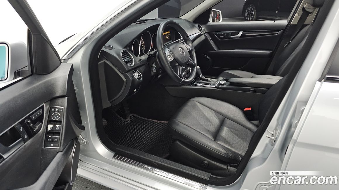 Mercedes-Benz C-Class 2012