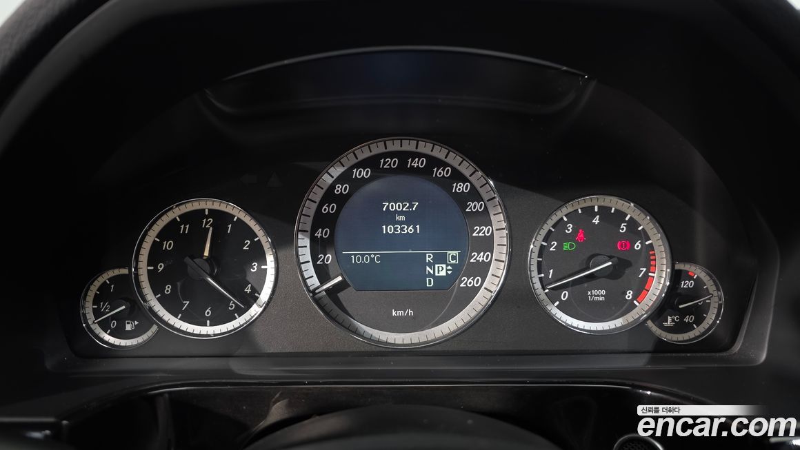 Mercedes-Benz E-Class 2010