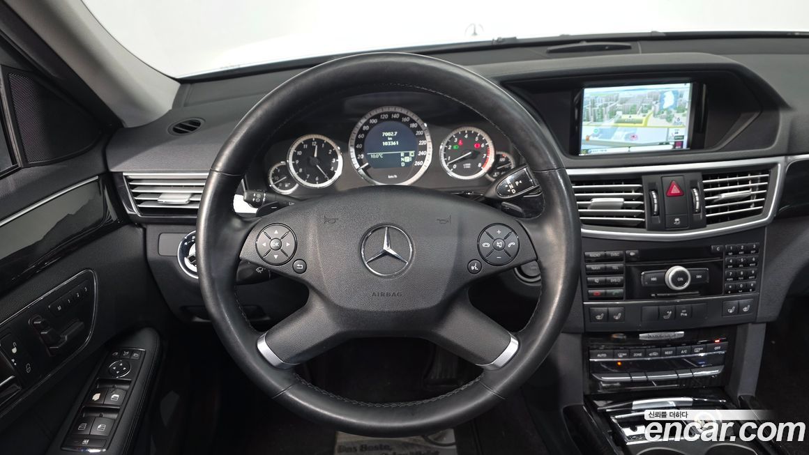 Mercedes-Benz E-Class 2010