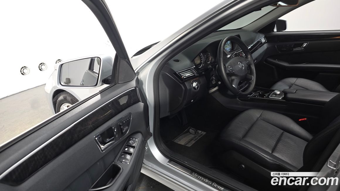 Mercedes-Benz E-Class 2010