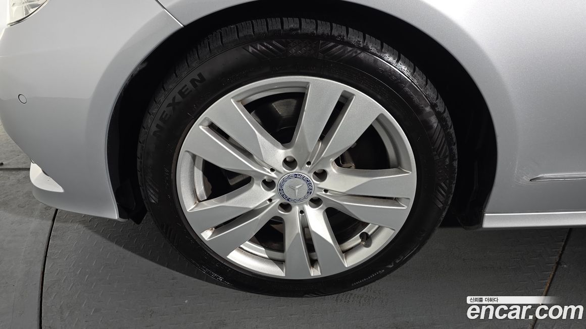 Mercedes-Benz E-Class 2010