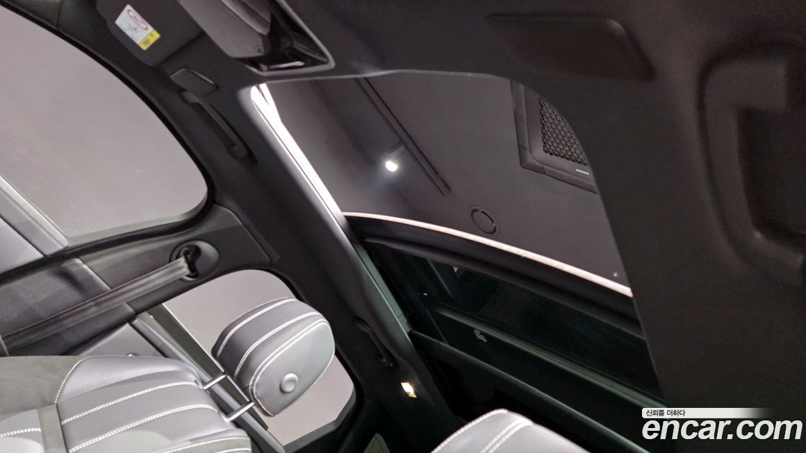 Land Rover Range Rover Velar 2021