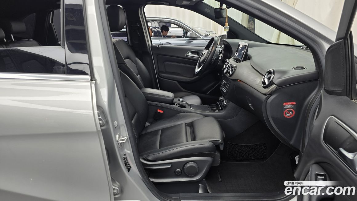 Mercedes-Benz B-Class 2016